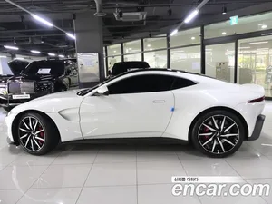 Astonmartin Vantage, 2019 — миниатюра 2