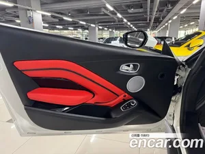Astonmartin Vantage, 2019 — миниатюра 6