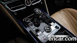 Bentley Flying Spur, 2021 — миниатюра 9