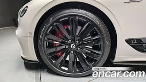 Bentley Continental, 2022 — миниатюра 5