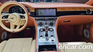 Bentley Continental, 2022 — миниатюра 7