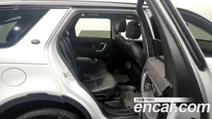 Land Rover Discovery Sport, 2017 — миниатюра 12