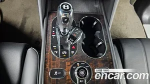 Bentley Bentayga, 2019 — миниатюра 9