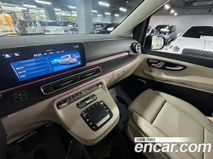 Mercedes-Benz V-Class, 2025 — миниатюра 11