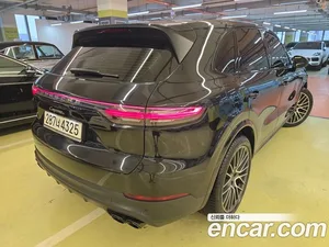Porsche Cayenne, 2020 — миниатюра 2