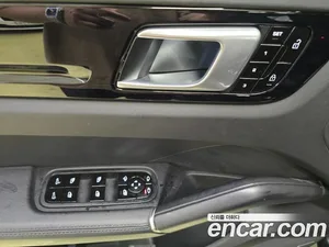 Porsche Cayenne, 2020 — миниатюра 16