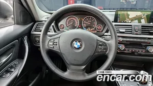 BMW 3-Series, 2017 — миниатюра 13