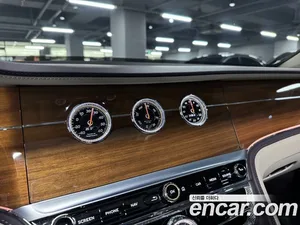 Bentley Flying Spur, 2021 — миниатюра 8