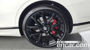Bentley Continental, 2023 — миниатюра 5