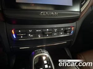 Maserati Ghibli, 2017 — миниатюра 17