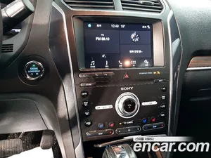 Ford Explorer, 2019 — миниатюра 12