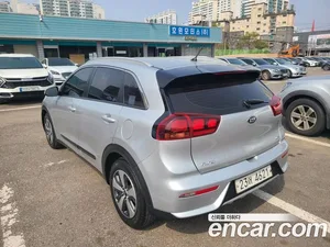 Kia Niro, 2018 — миниатюра 6