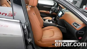 Maserati Ghibli, 2021 — миниатюра 12