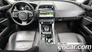 Jaguar XE, 2018 — миниатюра 7