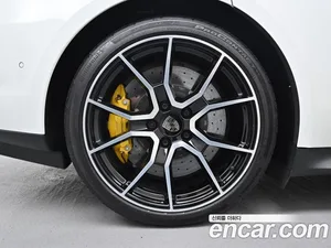 Porsche Taycan, 2025 — миниатюра 5