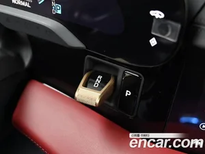 Porsche Taycan, 2025 — миниатюра 9