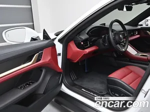 Porsche Taycan, 2025 — миниатюра 11