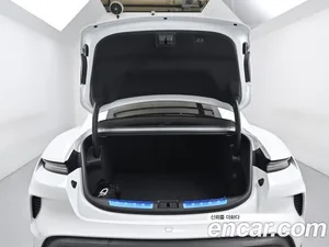 Porsche Taycan, 2025 — миниатюра 20