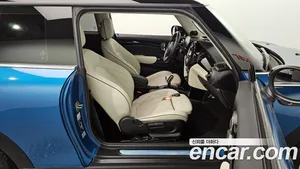 Mini Cooper, 2023 — миниатюра 12