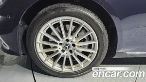 Mercedes-Benz E-Class, 2022 — миниатюра 5