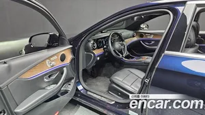 Mercedes-Benz E-Class, 2022 — миниатюра 10