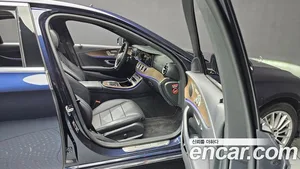Mercedes-Benz E-Class, 2022 — миниатюра 11