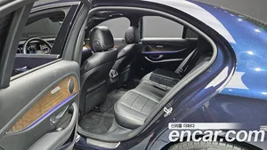 Mercedes-Benz E-Class, 2022 — миниатюра 12
