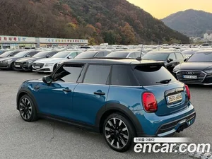 Mini Cooper, 2022 — миниатюра 2