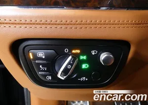 Bentley Bentayga, 2017 — миниатюра 14