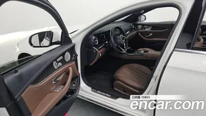 Mercedes-Benz E-Class, 2021 — миниатюра 10