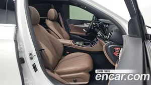 Mercedes-Benz E-Class, 2021 — миниатюра 11