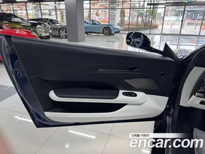 Astonmartin Vantage, 2025 — миниатюра 7