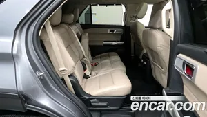 Ford Explorer, 2021 — миниатюра 12