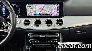 Mercedes-Benz E-Class, 2020 — миниатюра 14
