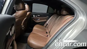 Mercedes-Benz E-Class, 2021 — миниатюра 12