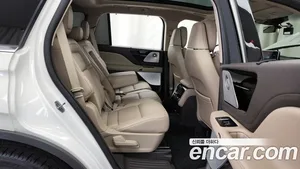 Lincoln Aviator, 2023 — миниатюра 12
