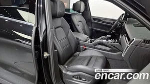Porsche Cayenne, 2023 — миниатюра 12