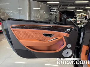 Bentley Continental, 2021 — миниатюра 5