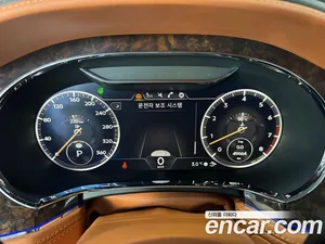 Bentley Continental, 2021 — миниатюра 7