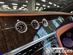 Bentley Continental, 2021 — миниатюра 10