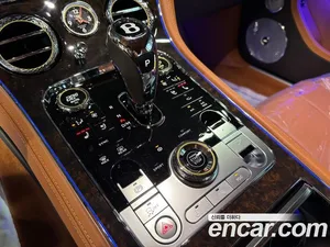 Bentley Continental, 2021 — миниатюра 12