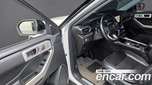 Ford Explorer, 2022 — миниатюра 12