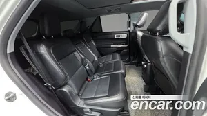 Ford Explorer, 2022 — миниатюра 19