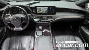 Lexus LS, 2021 — миниатюра 7