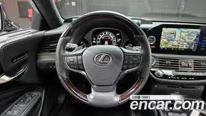 Lexus LS, 2021 — миниатюра 13