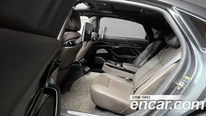Audi A8, 2021 — миниатюра 13