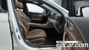 Mercedes-Benz E-Class, 2021 — миниатюра 11