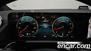 Mercedes-Benz GLA-Class, 2022 — миниатюра 8