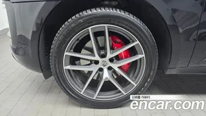 Porsche Macan, 2023 — миниатюра 5