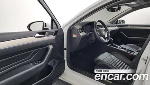 Volkswagen Passat, 2021 — миниатюра 10